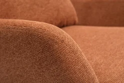 Fauteuil design en tissu effet velours terre brulée et métal noir MAXINE