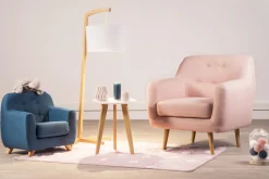 Fauteuil enfant scandinave en tissu bleu canard et bois clair NORKID
