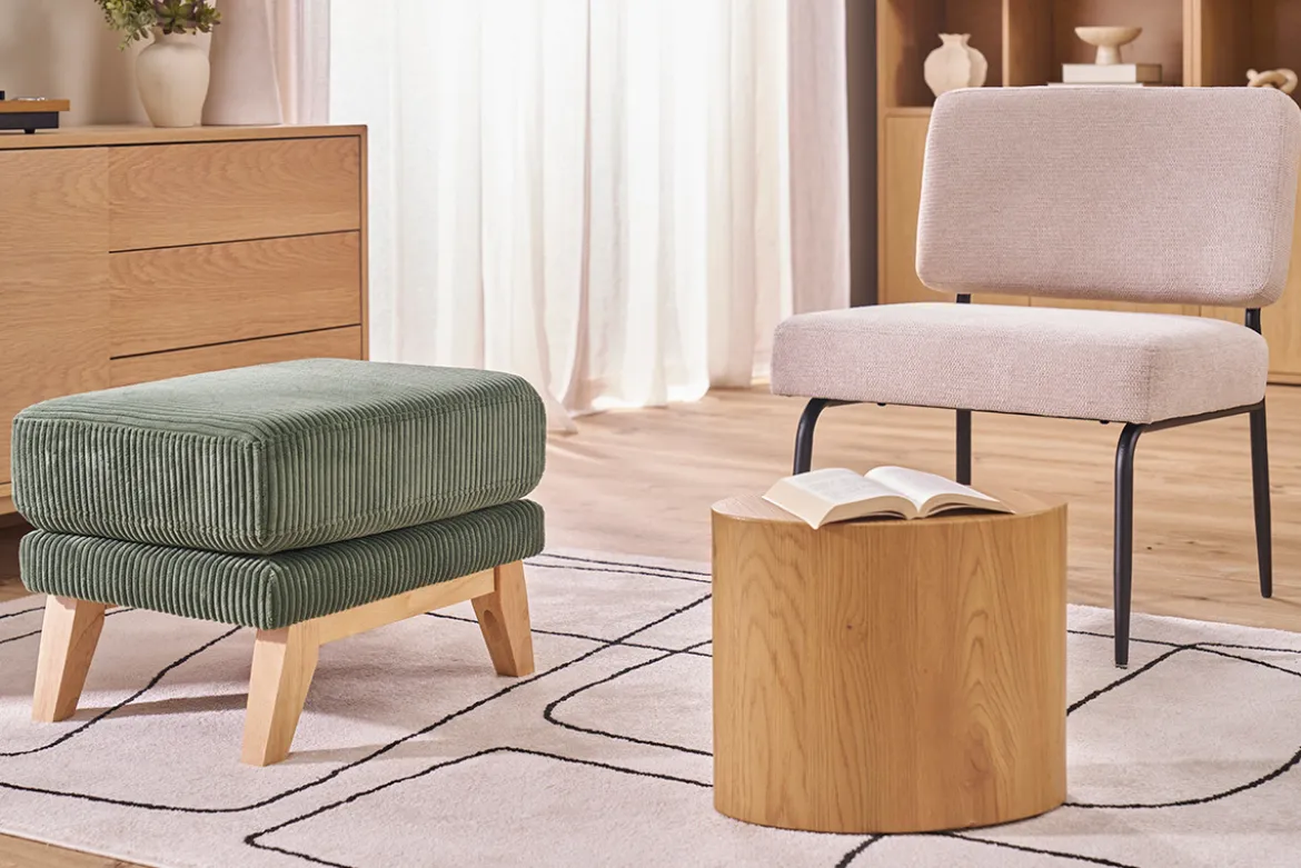 Fauteuil en tissu chenille beige et métal noir VEDANA