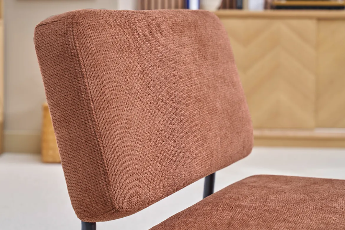 Fauteuil en tissu chenille terre brûlée et métal noir VEDANA