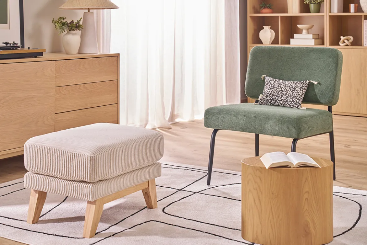 Fauteuil en tissu chenille vert kaki et métal noir VEDANA