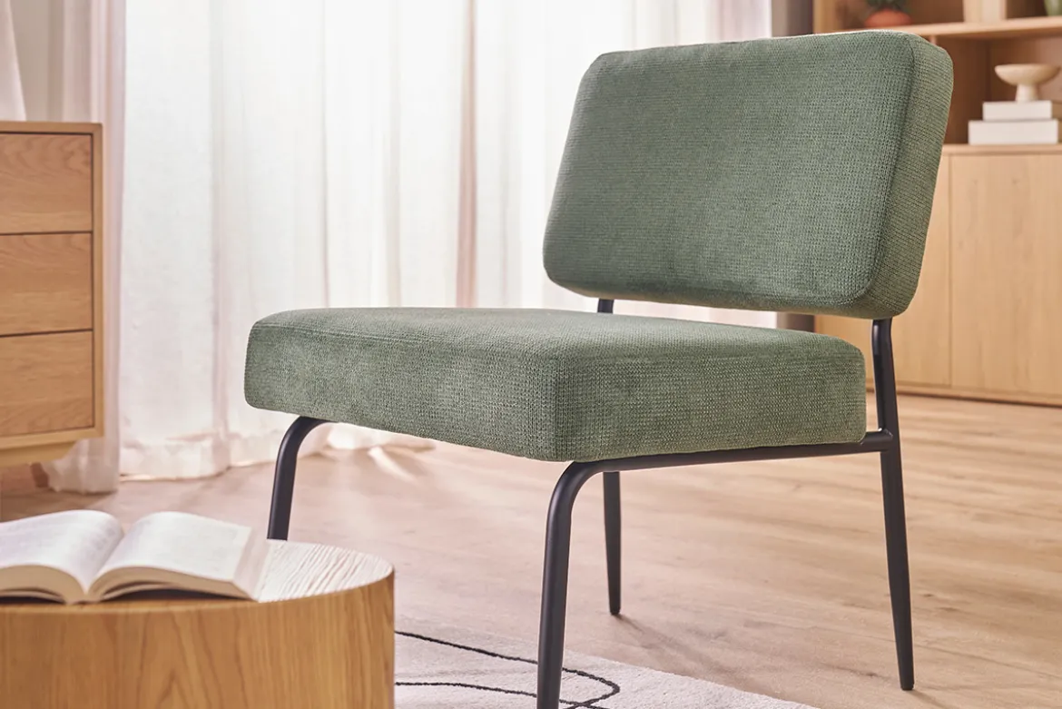 Fauteuil en tissu chenille vert kaki et métal noir VEDANA