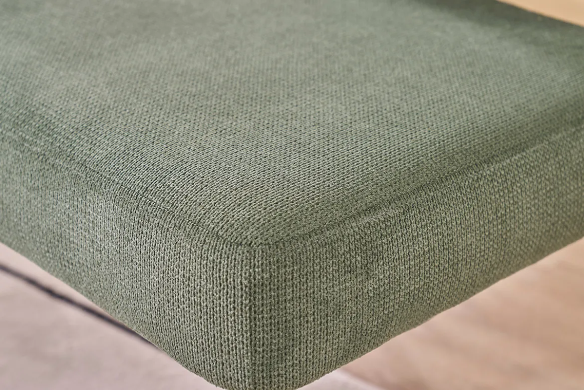 Fauteuil en tissu chenille vert kaki et métal noir VEDANA