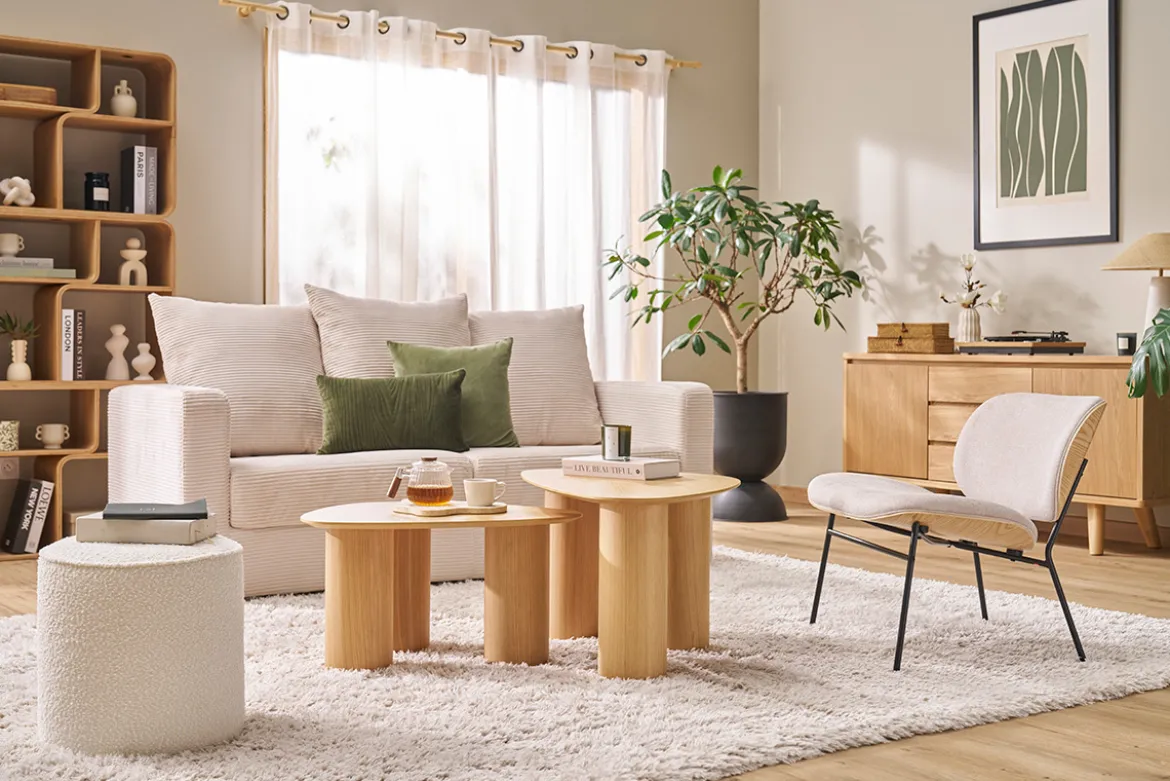 Fauteuil en tissu effet velours texturé beige et métal noir SHELBY