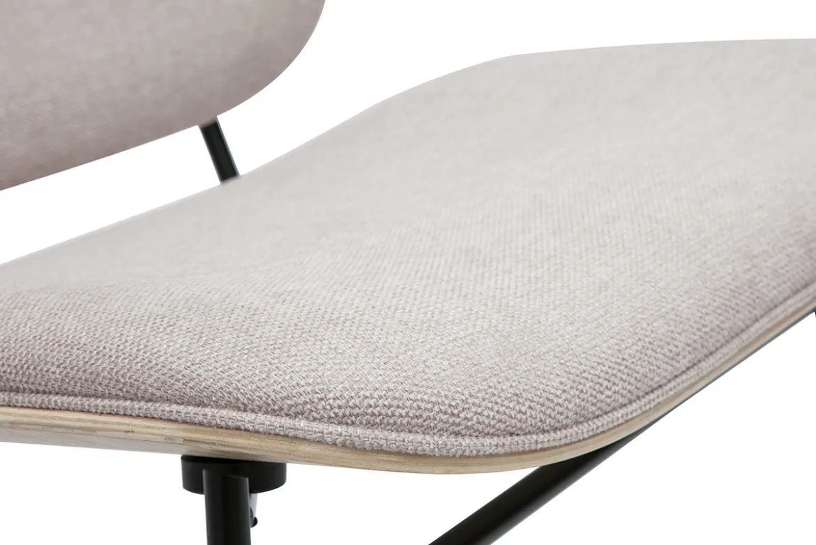 Fauteuil en tissu effet velours texturé beige et métal noir SHELBY