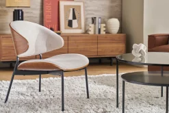Fauteuil en tissu effet velours texturé beige, bois foncé et métal noir FABULO