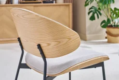 Fauteuil en tissu effet velours texturé beige, bois clair et métal noir FABULO