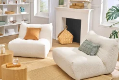 Fauteuil lounge en tissu bouclette blanc cassé BUMPY