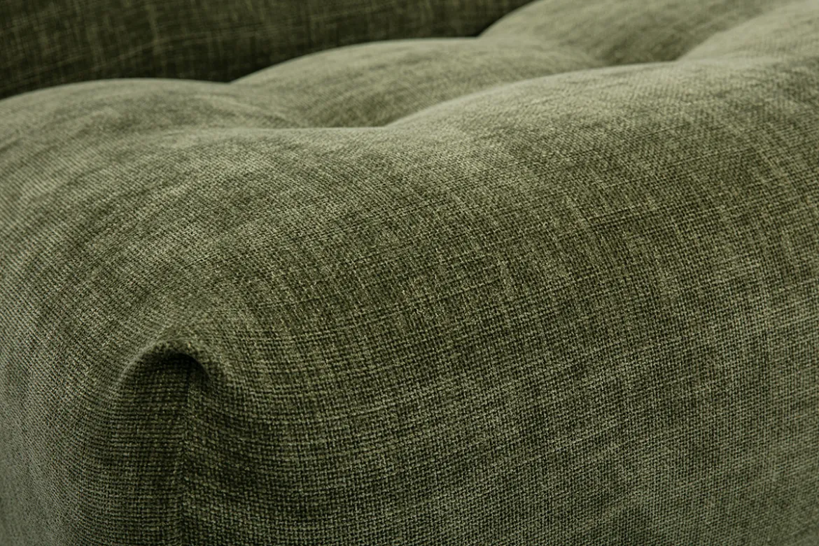 Fauteuil lounge en tissu effet velours texturé vert kaki BUMPY