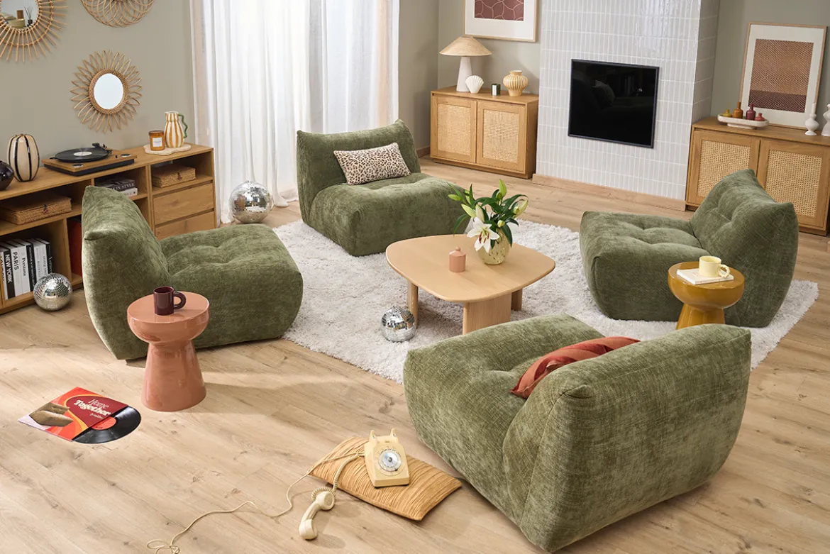 Fauteuil lounge en tissu effet velours texturé vert kaki BUMPY