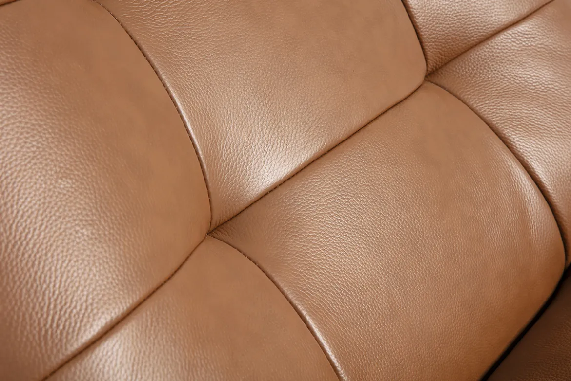 Fauteuil pivotant en cuir marron et métal noir HUXLEY
