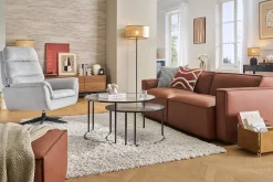 Fauteuil pivotant en tissu chenille gris et métal noir JONAH