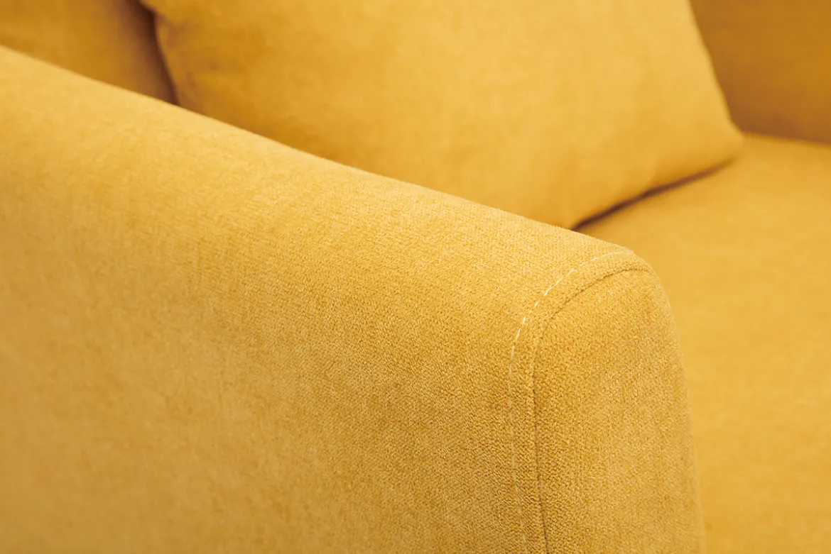 Fauteuil scandinave déhoussable en tissu effet velours jaune moutarde et bois clair OSLO