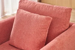 Fauteuil scandinave déhoussable en tissu effet velours texturé terracotta et bois clair OSLO