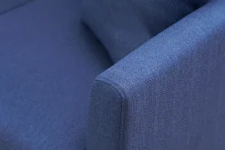 Fauteuil scandinave déhoussable en tissu bleu foncé et bois clair OSLO