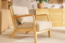 Fauteuil scandinave en tissu effet velours beige et bois clair massif DERRY