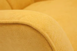 Fauteuil scandinave en tissu effet velours jaune moutarde et bois clair AVERY