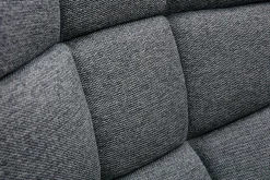 Fauteuil scandinave en tissu effet velours texturé gris foncé et bois clair BRODY