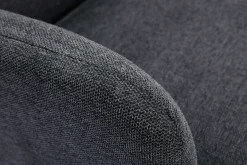 Fauteuil scandinave en tissu effet velours texturé gris foncé et bois clair ISKO