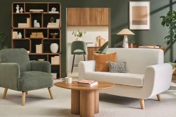 Fauteuil scandinave en tissu effet velours vert kaki et bois clair ISKO