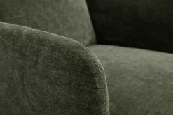Fauteuil scandinave en tissu effet velours vert kaki et bois clair ISKO