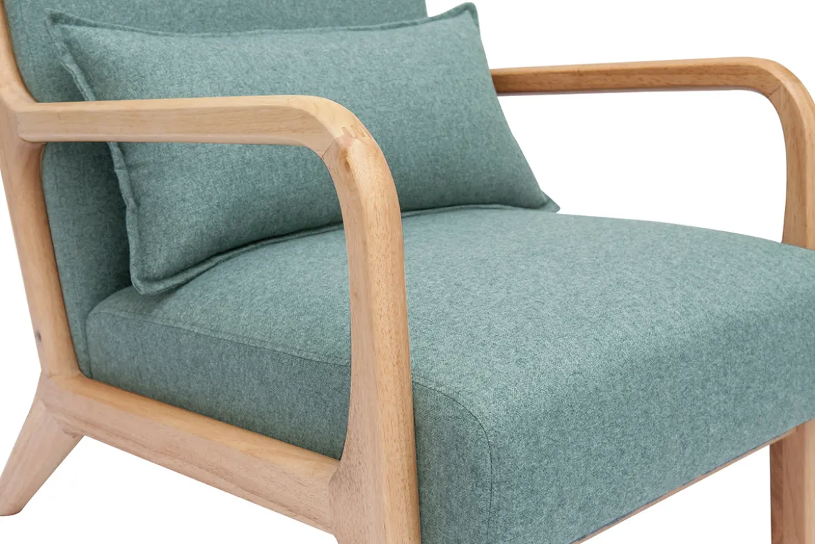 Fauteuil scandinave en tissu vert de gris et bois clair massif DERRY