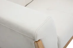 Fauteuil scandinave en tissu effet velours blanc cassé et bois clair FJORD