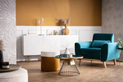 Fauteuil scandinave en tissu velours bleu pétrole et bois clair EKTOR