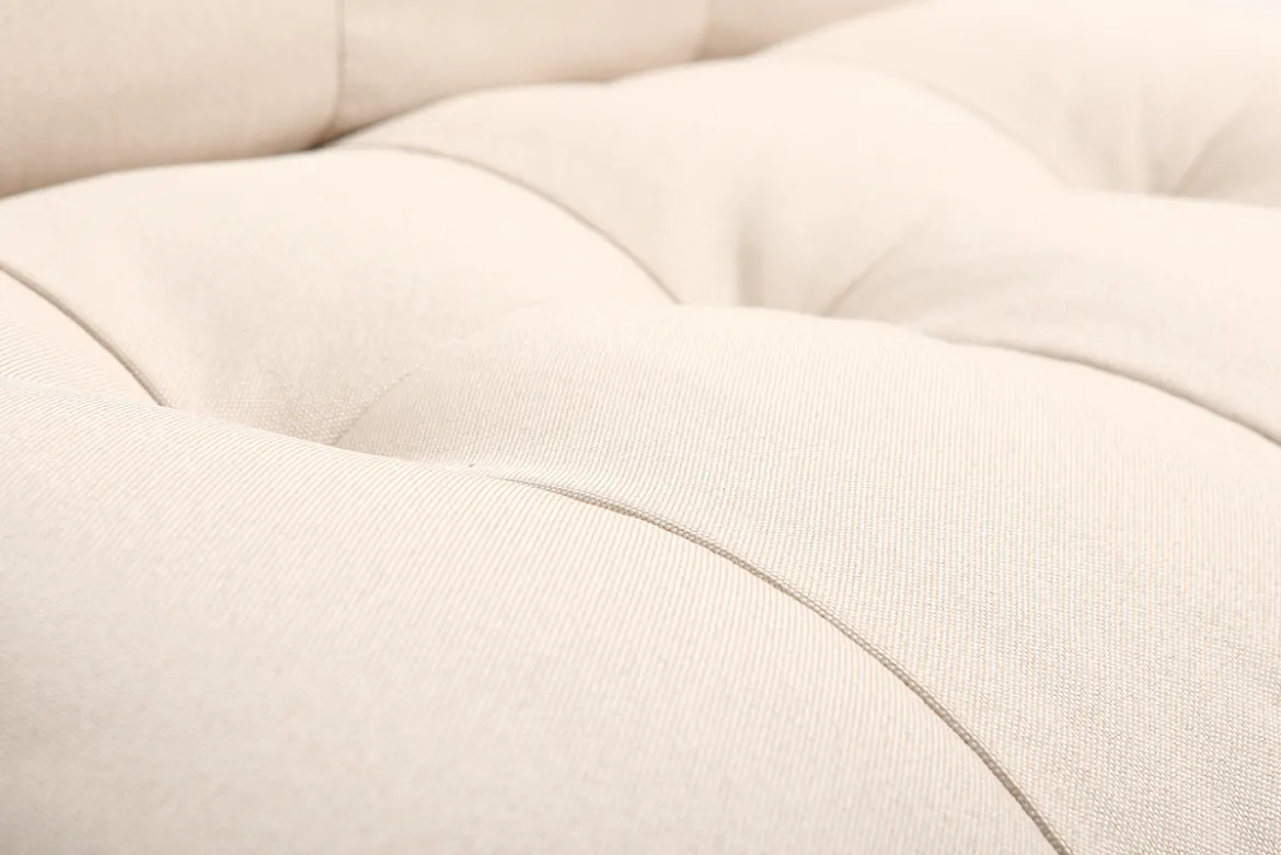 Fauteuil scandinave en tissu beige et bois clair YUMI