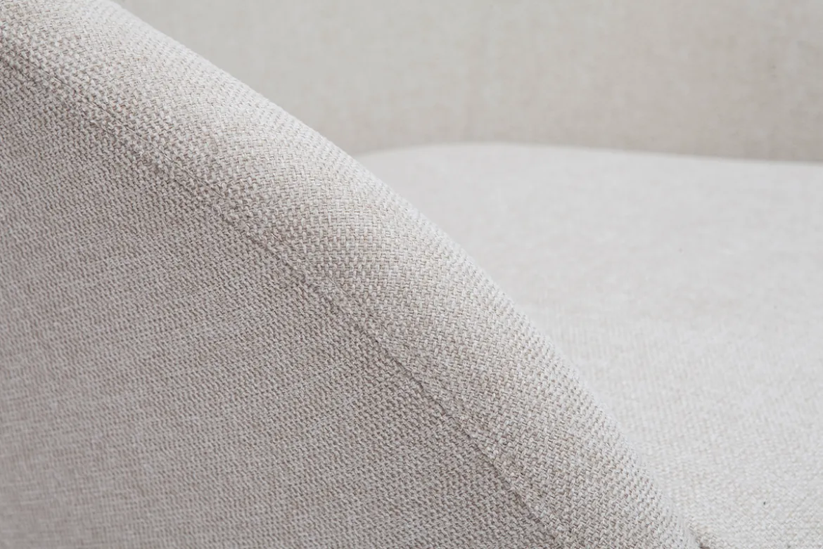 Fauteuil scandinave en tissu effet velours texturé beige et bois clair OLIVIA