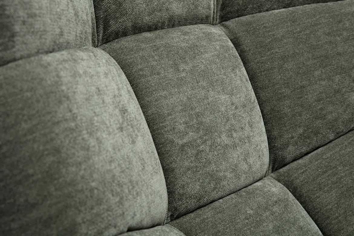 Fauteuil scandinave en tissu effet velours vert kaki et bois clair BRODY
