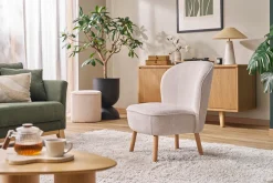 Fauteuil scandinave en tissu effet velours texturé beige et bois clair AMANITA