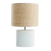 Lampe à poser en céramique blanc mat et abat-jour en raphia naturel H40 cm TIGA