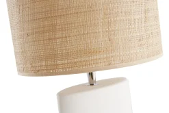 Lampe à poser en céramique blanc mat et abat-jour en raphia naturel H40 cm TIGA