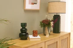 Lampe à poser en céramique émaillée verte et abat-jour en raphia naturel H64 cm MAJES
