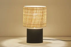 Lampe à poser en céramique noire mat et abat-jour en raphia naturel H40 cm TIGA
