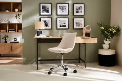 Lampe à poser en céramique noire mat et abat-jour en raphia naturel H40 cm TIGA