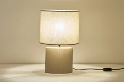 Lampe à poser en céramique taupe mat et abat-jour en lin naturel TIGA
