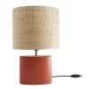 Lampe à poser en céramique terracotta mat et abat-jour en raphia naturel H40 cm TIGA