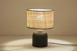 Lampe à poser noire en céramique mate et abat-jour en raphia H35 cm ROCHA