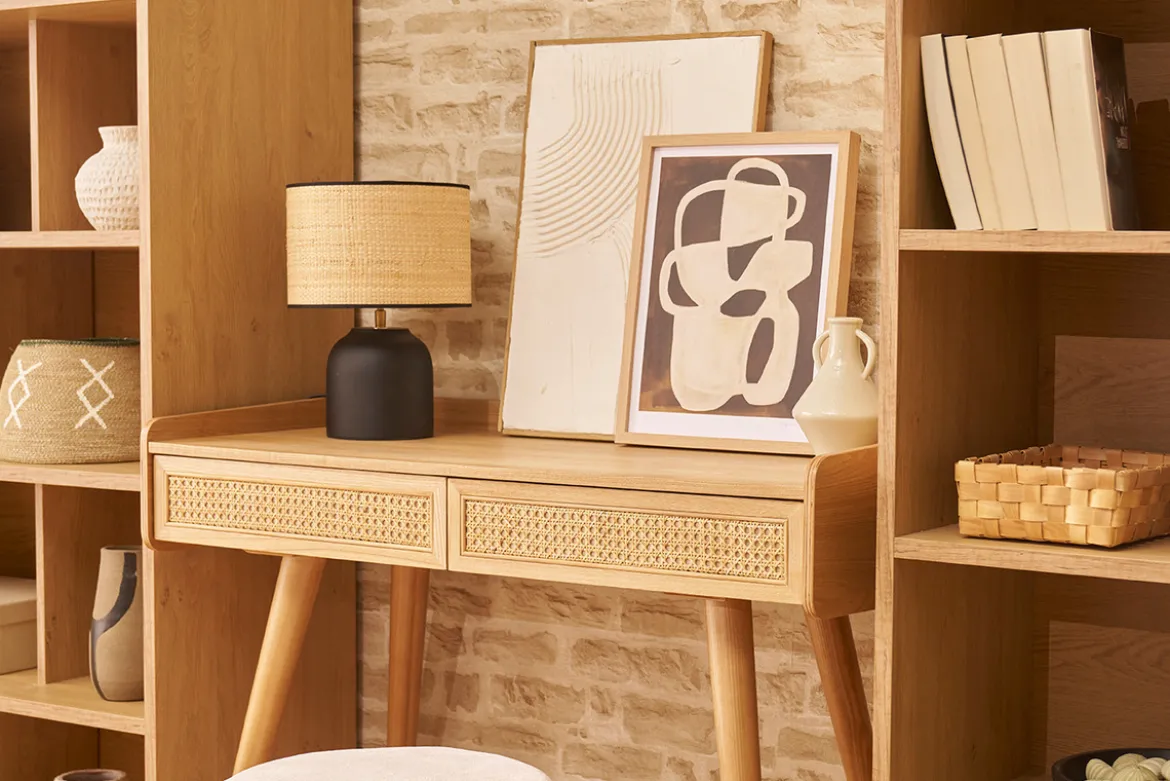 Lampe à poser noire en céramique mate et abat-jour en raphia H35 cm ROCHA