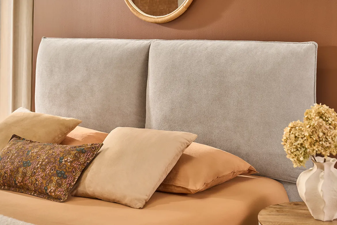 Lit coffre 2 places 160x200 cm en tissu chenille beige VIGO