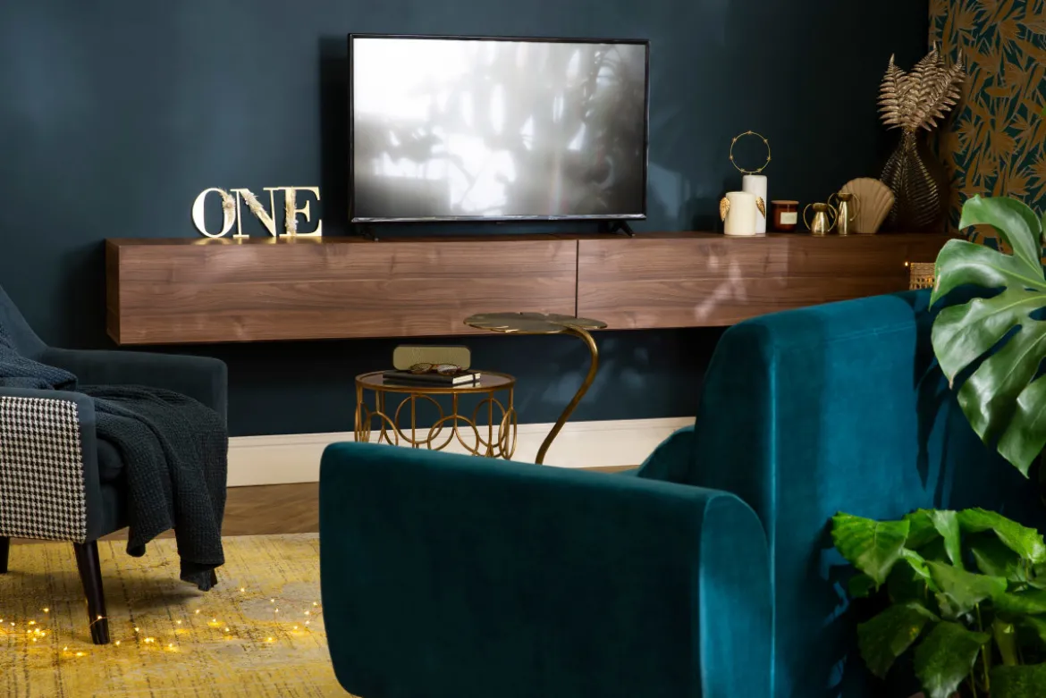 Élément mural TV horizontal finition bois foncé noyer L137.5 cm ETERNEL