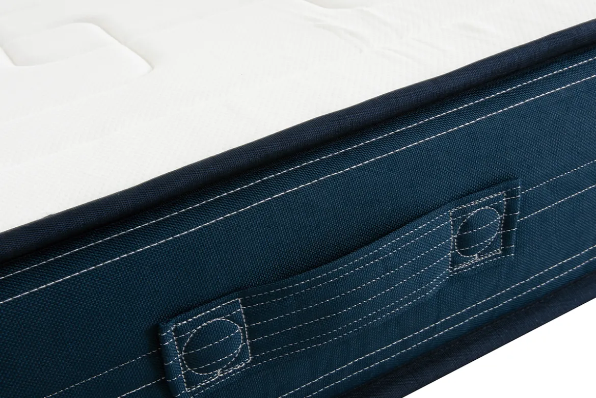 Matelas avec accueil mousse à mémoire de forme 90 x 200 cm OLIVER