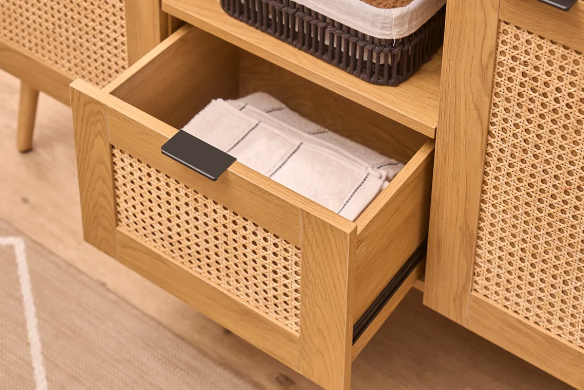 Meuble de salle de bain finition bois clair, cannage rotin et métal noir L120 cm MANILLE