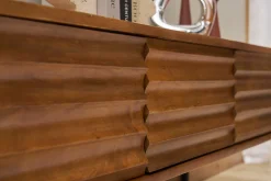 Meuble TV en bois foncé manguier massif et métal noir 3 portes L120 cm ONDA
