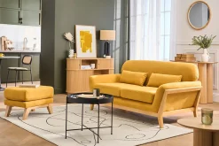 Pouf repose-pieds déhoussable scandinave en tissu effet velours jaune moutarde et bois clair OSLO