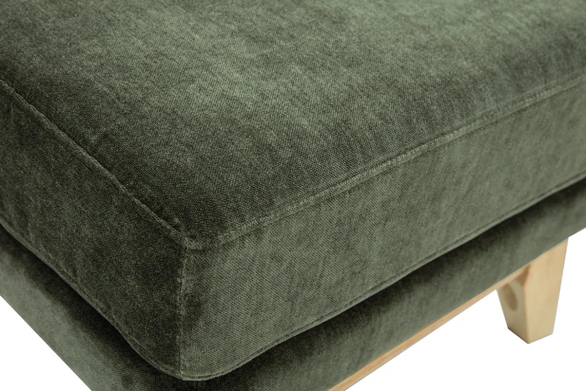 Pouf repose-pieds scandinave en tissu effet velours vert kaki et bois clair OSLO