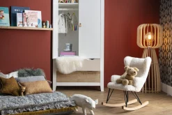 Rocking chair enfant en tissu effet peau de mouton blanc, métal noir et bois clair SHAUN