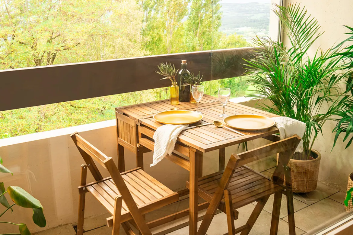 Set de 2 chaises pliantes et 1 table de balcon rabattable avec rangement en bois massif PRADO